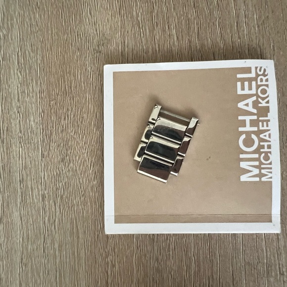 Authentic Michael Kors Watch - Picture 2 of 4